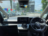 窓ガラスが大きく車両感覚も掴みやすいお車ですので安心してお乗りいただけます。