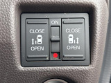 【 両側パワースライドドア 】運転席から後席スライドドアを開け閉めできます!//