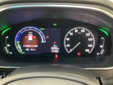 メーターの横に液晶カラーディスプレーを装備。航続可能距離等の情報やHonda SENSINGの注意・警告を表示します!