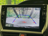 【バックカメラ】駐車時に後方がリアルタイム映像で確認できます。大型商業施設や立体駐車場での駐車時や、夜間のバック時に大活躍!運転スキルに関わらず、今や必須となった装備のひとつです!