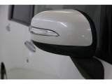ウインカーミラーはお洒落なだけでなく、対向車や歩行者からの視認性が良く安全性が向上し、事故防止にもつながります。