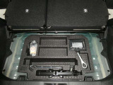 【車載工具】タイヤ交換には必需品ですね!万が一に役立つ工具です。緊急時に備え、使い方をしっかり覚えておきましょう。