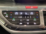 エアコンはオート機能でお好みの温度に調整可能です。オールシーズン快適にドライブできます!