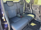 痛みの出やすい運転席シートの角、フロアマット、座面、ともに良好です