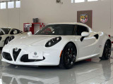 4C(4シリンダー)は、アルファロメオが軽さこそスポーツカーの本質という思想を具現化したモデルです。