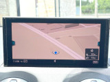●純正ナビ:一体感のあるナビは、高級感ある車内を演出してくれます。オーディオ機能も充実しておりますので、運転もより楽しめます♪