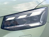 ●LEDハイビームが多数独立で存在し、ハイビーム時に対向車や前方を走る車の部分をロービームに切り替えが可能!!シーケンシャルウインカーも装備!!