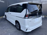 紫外線をカットし車内のプライバシーも守ってくれるプライバシーガラスも装備!