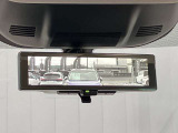 インテイリジェントスマートルームミラーを装備しておりますので、後席の荷物・後席者を気にすることなく、後続車等の確認をすることができます。