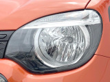 ●LEDヘッドライト:夜間走行時も良好な視界を確保し安心して運転できる高輝度LEDヘッドライトを装備!点灯速度が早く、消費電力も抑えられています。
