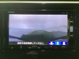 【バックカメラ】運転が苦手な方も車庫入れラクラクです!ギアをリバースに入れれば自動的に切り換わりますので、面倒な操作は不要です♪狭い駐車場もお車を傷つけず安心ですね!