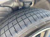 車もバイクも自転車も、タイヤはとても重要なところです! 我々にとっては、履き物と同じですから! (^^♪