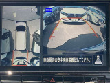 インテリジェント アラウンドビューモニター。クルマのまわりや目が届きにくいところも、大きい画面でしっかり確認できるので安心。