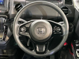 インテリアに合わせたデザインのステアリングは、運転される方のことも考え、運転しやすい形状、大きさです。是非一度、実際に触ってお確かめください。