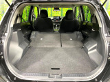 積み下ろしのしやすいデッキにはたっぷりと荷物を積み込んでいただけます。遊びから仕事まで、様々なシーンで頼れます♪