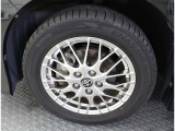 205・55・16インチホイールです。タイヤ溝は約5mmあります。