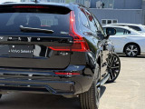 ◆バック/万が一を考え、安全性を重視する方に選ばれているVOLVO車。ドアを開閉するとその重み・厚みに驚くはず