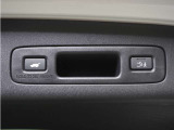 ◆予約クローズ機能付きパワーテールゲート◆キーや運転席のボタン、ハンズフリー機能など多彩なアクセスで自動開閉できます。