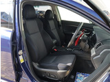 お車選びをお楽しみ頂けるよう、在庫車の展示スペースを十分に確保しております。