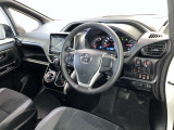 分かりやすく操作しやすい運転席まわりです☆