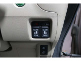 ◆◆両側電動スライドドア!!荷物で手が塞がる時など簡単にドアの開閉が出来ます!何より力いらずで開閉OK!女性やお年寄りにも優しい♪電動機能はOFFにもできますから元気なお子様の駆け出しも安心!