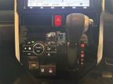 電動パーキングブレーキ搭載。シフトをパーキングに入れると、自動で作動しパーキングブレーキをかけてくれます。