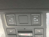 両側パワースライドドアです!運転席でラクラク操作!元気なお子様やワンちゃんのイタズラも防いでいただけます☆