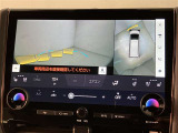 安全機能のバックモニター&全周囲モニターも装備です。