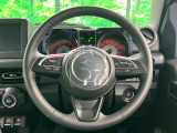 【純正革巻きステアリング】上質な革を使用することで、手にしっかり馴染みとても運転しやすいハンドルです♪