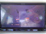 社外品のナビが装着されております。オーディオ機能も充実しております。