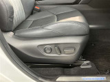 内部はこちらです。快適さと使い勝手を追求した車内空間で、安全な旅をお楽しみくださいませ。