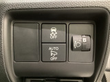 ハンドルの右側にはヘットライトリベライザーとVSA(ABS+TCS+横滑り抑制)の解除スイッチがついています。ヘッドライトリベライザーは道路状況や積荷の加重に応じてライトの高さを調節できます。