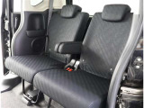 ゆとりある広々とした車内空間は、ドライブを始め買い物やレジャーなど、幅広く活躍します。一人でもみんなとでもお出かけを楽しみましょう!
