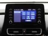 デイスプレイオーディオを装備。スマホとクルマをつなぐことで、いろんなサービスが楽しめます。(AppleCarplay/AndroidAuto 対応)
