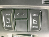 【両側パワースライドドア】スマートキーや運転席のスイッチで後席両側スライドドアの開閉が可能♪電動だから力を入れてドアを開ける必要が無く、小さなお子様でも簡単に開け閉めでき快適です♪