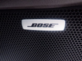 BOSE社との共同開発により室内空間に最適な音響チューニングを施し、クリアで臨場感のあるダイナミックサウンドをお楽しみいただけます。