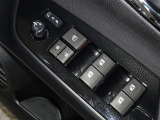 電動格納式ドアミラー・パワーウインドウを装備しています。