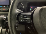 ステアリング左手側はオーディオ関連の操作スイッチです。視線を逸らすことなく運転に集中できます