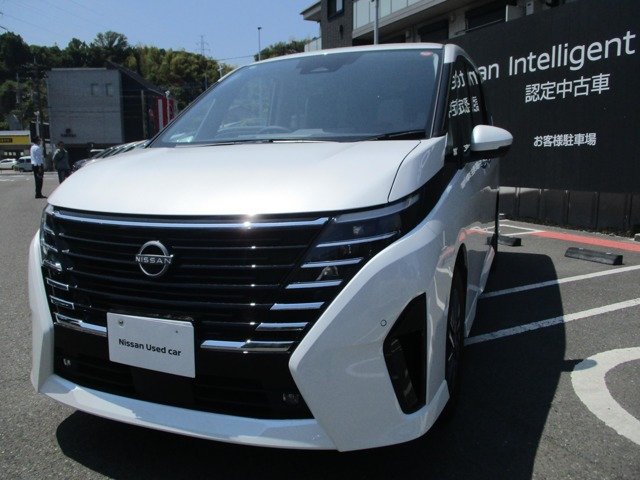 セレナ 1.4 e-POWER ハイウェイスターV 