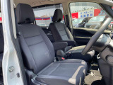 ひじ掛けが付いて運転が楽です