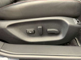 パワーシートで自分に合った位置を微調整することが出来ます。しかもメモリー機能搭載でシートを動かした際にボタン一つで元の位置に♪