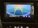 バックでの車庫入れも安心です! リアカメラが付いているバックモニター付のナビを装備しております。操作線もついており距離感も画面から確認できます。