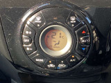 オートエアコン搭載車です。風量を自動で調節します。