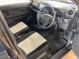 運転席に気になる汚れや傷はなく良好な状態です