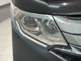 LEDヘッドライトは、点灯の瞬間から最大光量を発揮し、突然暗くなるトンネルなどでの安定感を高めます。