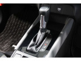 シフトレバーは扱いやすい位置に配置されてます。安全運転でお出掛けください。