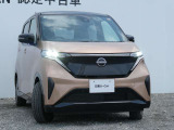 アダプティブLEDヘッドライト。フロントカメラで前方の状況を検知し対向車や先行車に眩しい思いをさせることなく必要なところだけを遠くまで照射します。