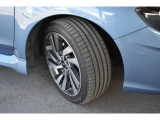 タイヤサイズは225/45R18です