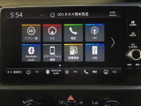 Honda CONNECTディスプレーはナビ、スマホ連携、車両情報表示、各種設定操作を一つに集約した高機能タッチパネル。直感的に使える便利なインターフェースです。