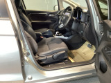 シートはフィット性も良く、楽な運転姿勢を保てます。